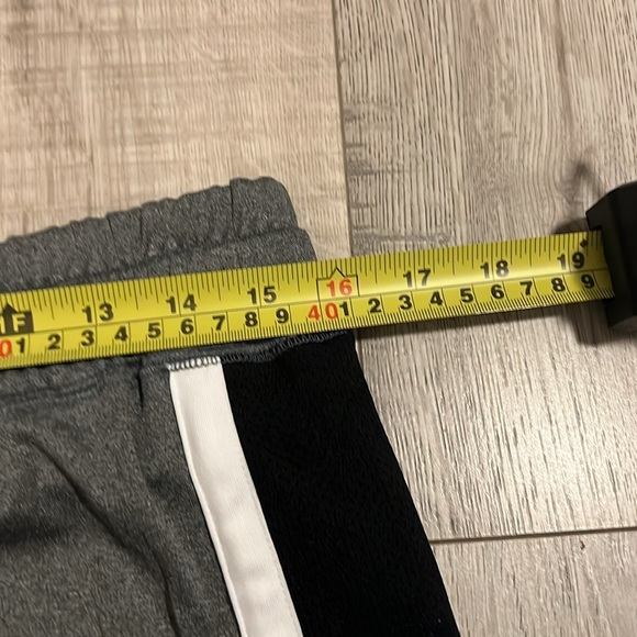 Old Navy Athletic Shorts - Picture 6 of 8